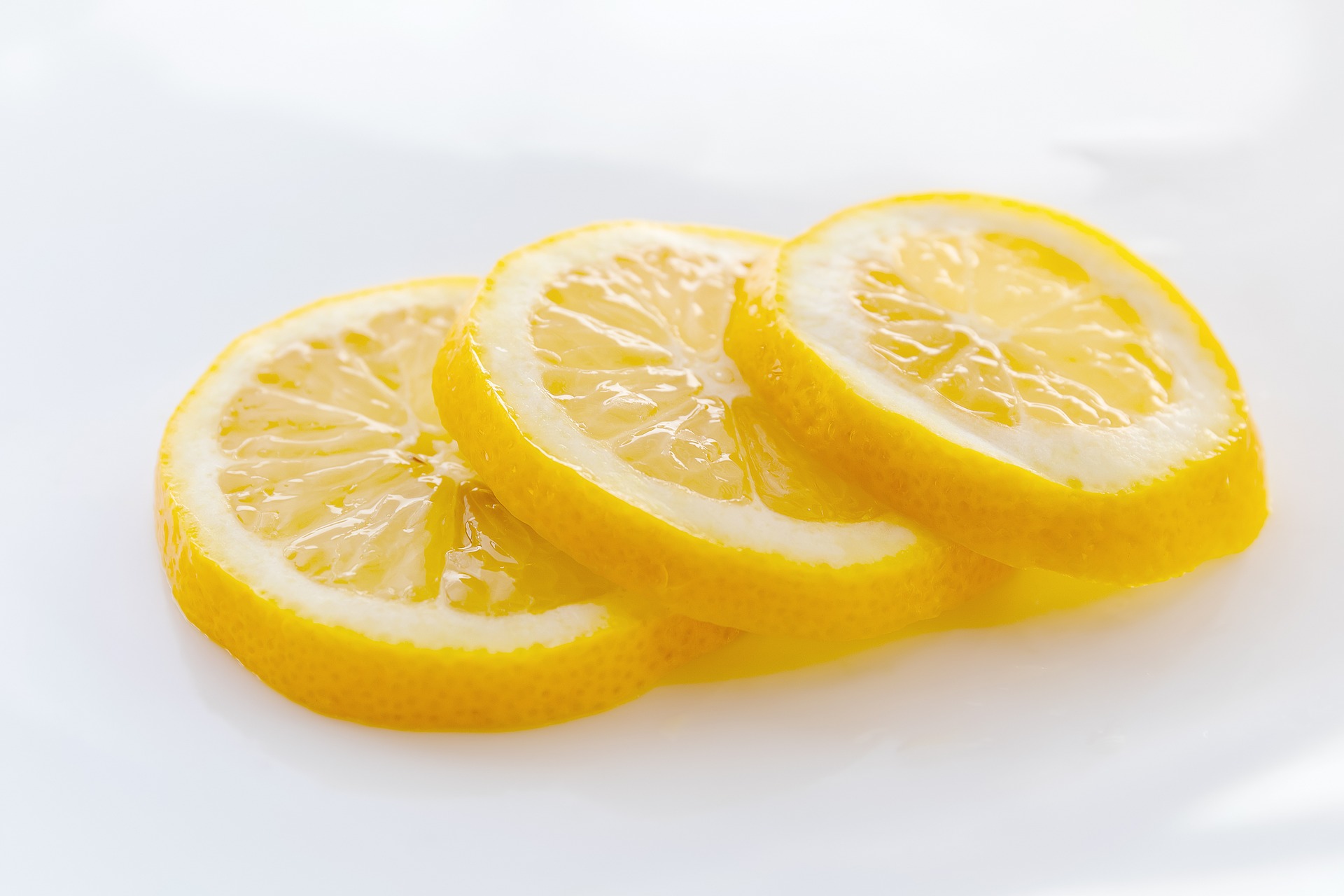 three slices of juicy lemon