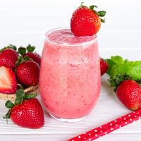 A Miracle Berry strawberry smoothie